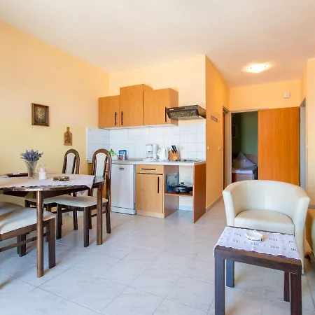 Beautiful In With Private Terrace Appartement